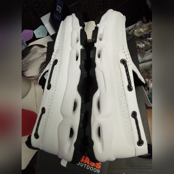 #033 Sz 7.5M NIB BASS OUTDOORS White Shoes - Picture 11 of 16